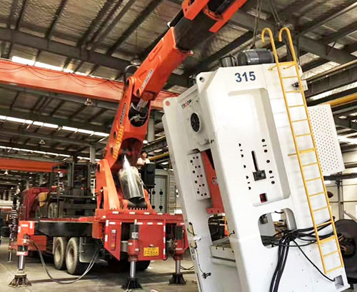 莱州附近随车吊出租，轻松解决运输难题