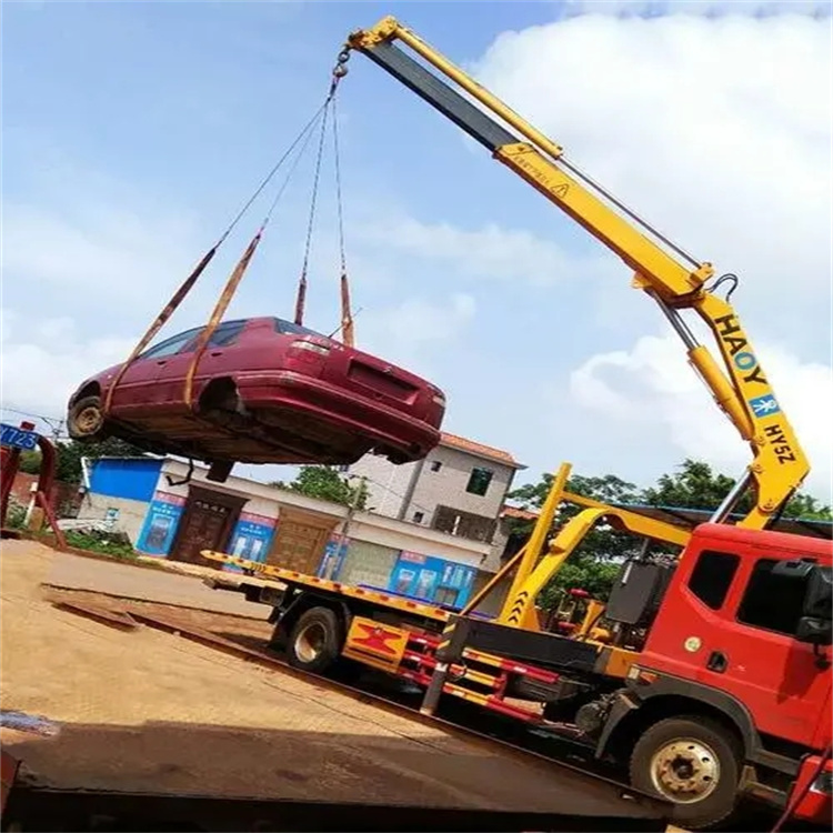 莱州吊车救援小汽车怎么吊